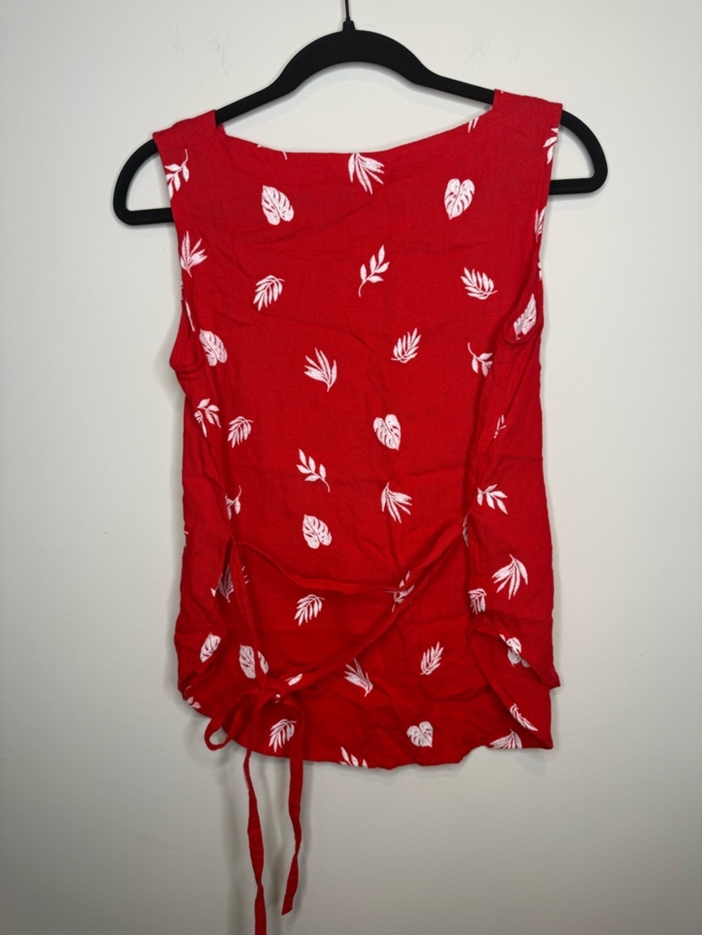 Ann Taylor sleeveless Leaf-Print Tank Top - Picture 5 of 5
